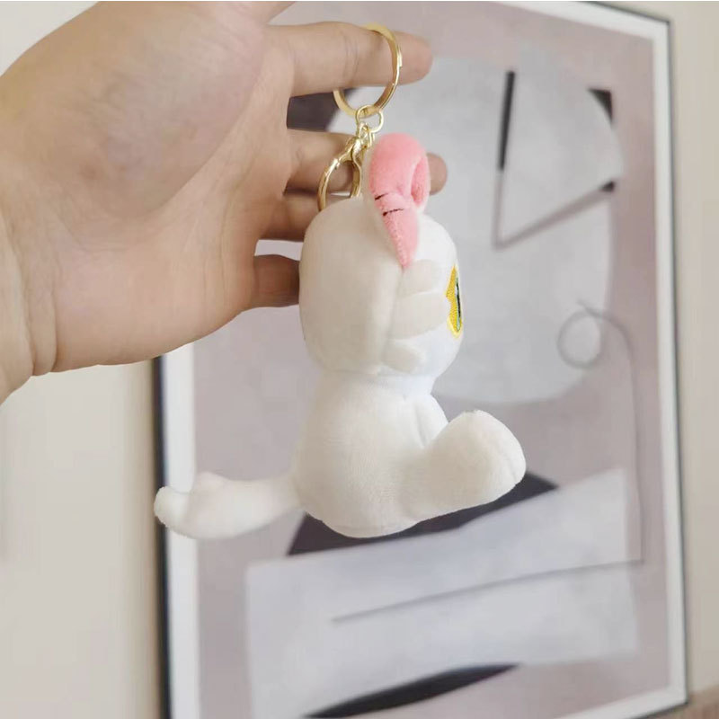 2023 Portachiavi giocattolo gatto bianco/nero imbottito in peluche personalizzato della nuova serie di cartoni animati