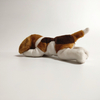 Beagle nằm nhồi con chó mềm tay đồ chơi cho chó con