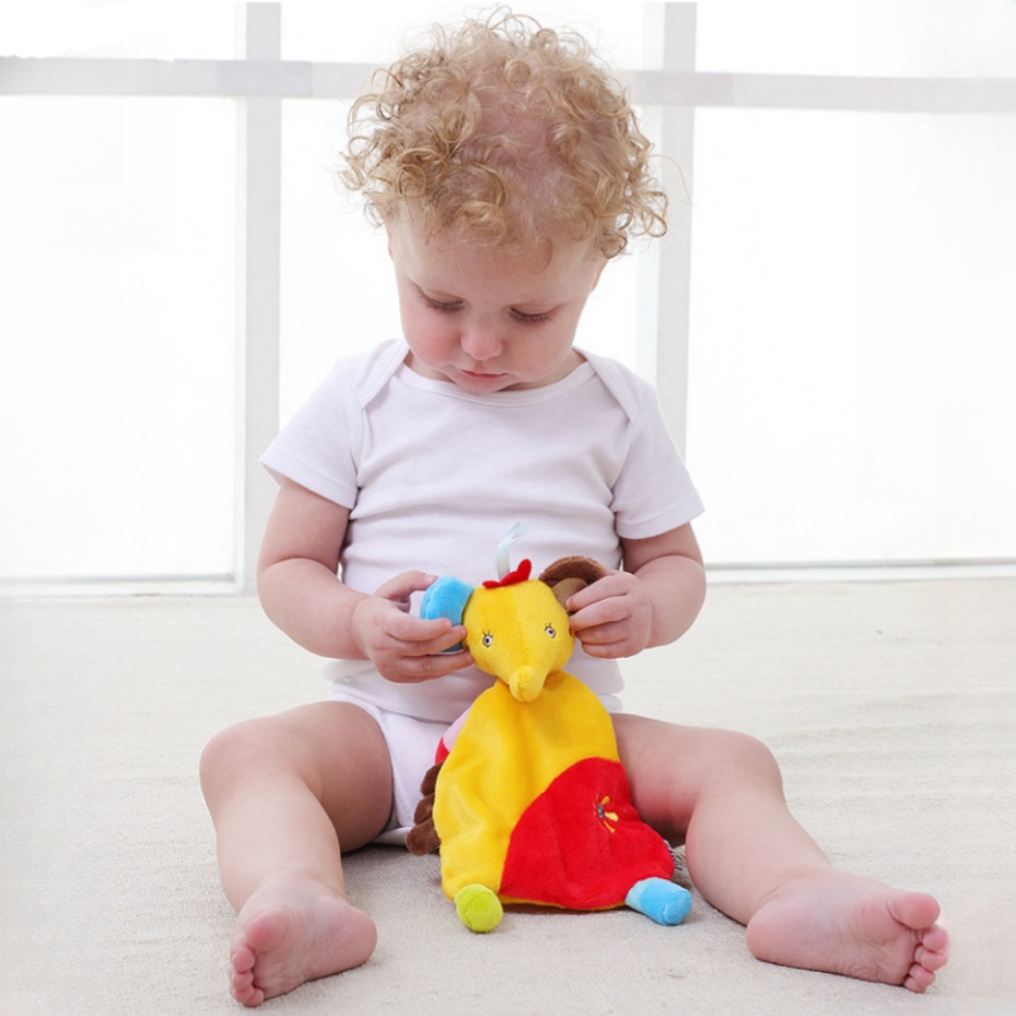 Kind vergesel Speelgoed Pasgemaakte sagte strokiesprent Handpop Baby Bibs