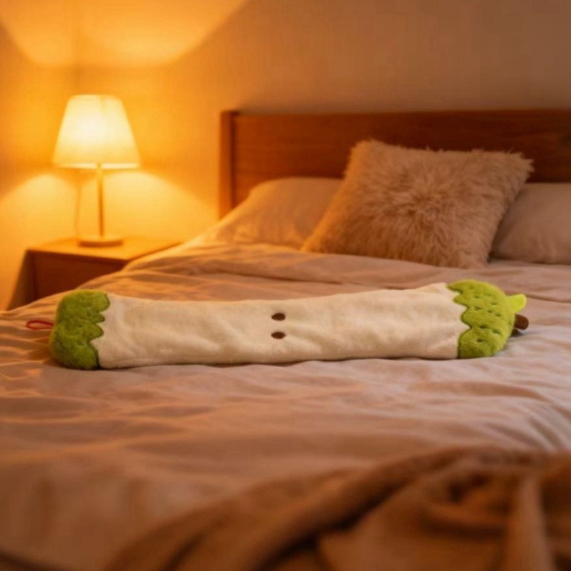 Novo inverno personalizado quente pel&uacute;cia garrafa de &aacute;gua quente dos desenhos animados brinquedo da apple