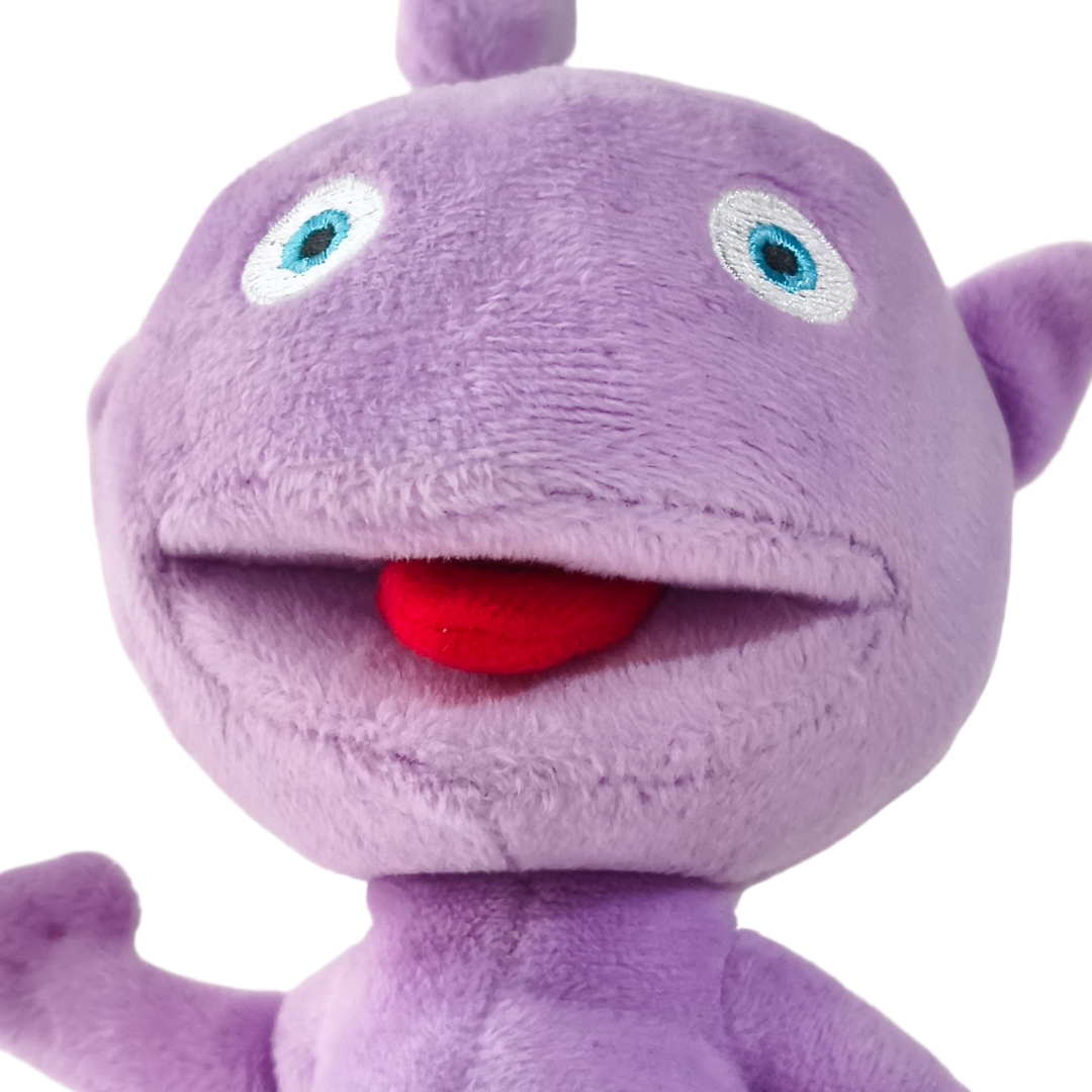 El regalo relleno suave de encargo de la felpa de la mu&ntilde;eca del extranjero p&uacute;rpura embroma los juguetes
